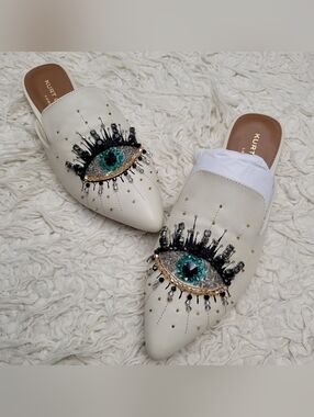 New In Box Kurt Geiger Evil Eye Mules Beige Embellished Sz 8.5 Pointy Toe Flat